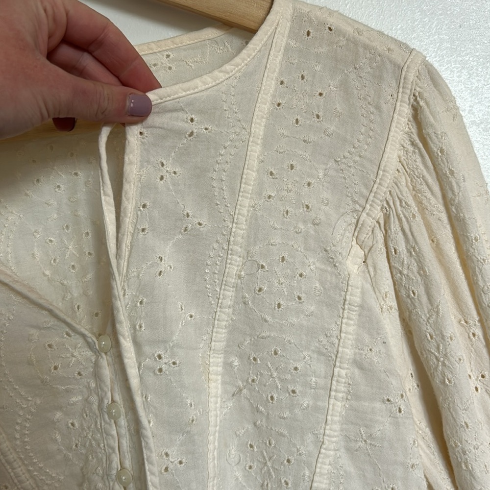 old navy top! - Picture 4 of 6